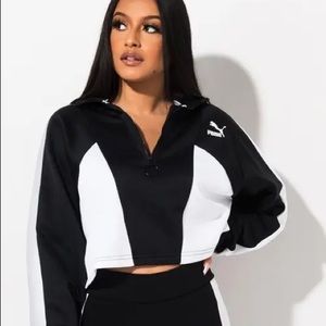 PUMA TAILORED FOR SPORT CROPPED SWEATSHIRT